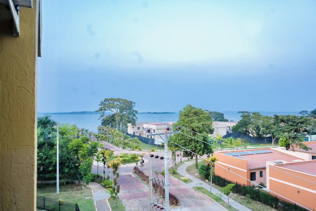 Homey Haven Lakeside Condo